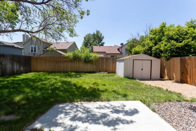 Building Photo - Charming 4-Bedroom Retreat with Modern Upd...