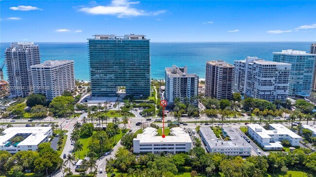 Building Photo - 10190 Collins Ave