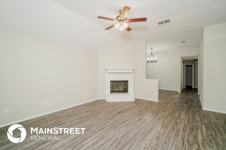 Building Photo - 4201 S Coral Springs Dr