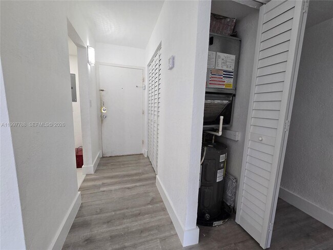 Building Photo - 4550 NW 9th St