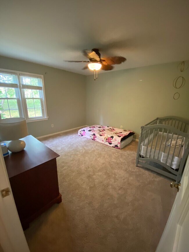 Building Photo - A little slice of paradise within minutes to downtown Greenviille