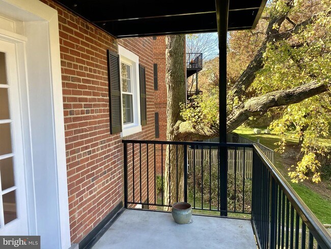 Building Photo - 4817 31st St S