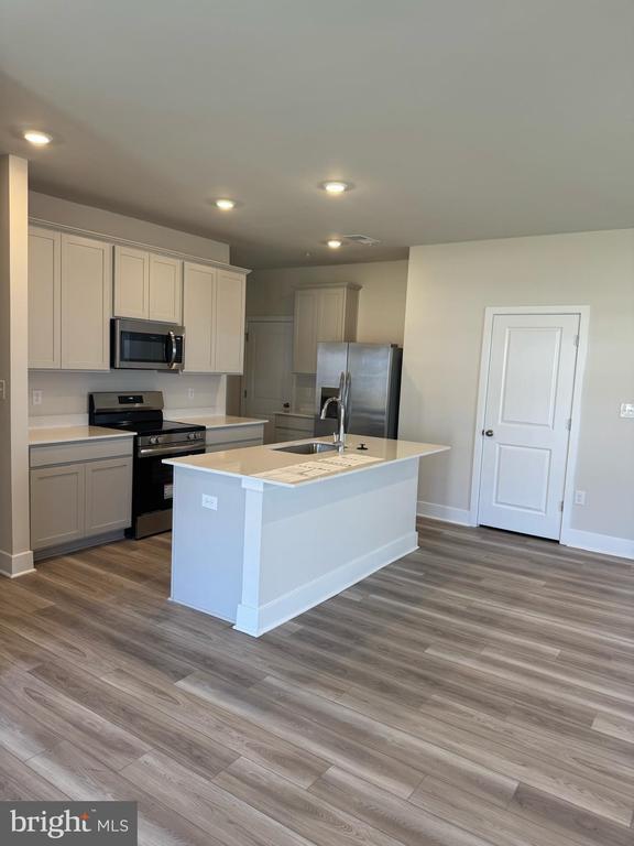 Building Photo - 1684 Lake Placid Dr