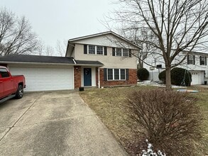 Building Photo - 5300 Saum St