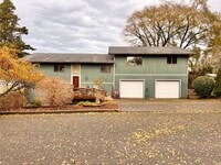 Building Photo - 2135