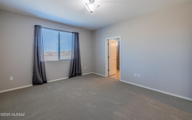 Building Photo - 10324 S Barlow Way