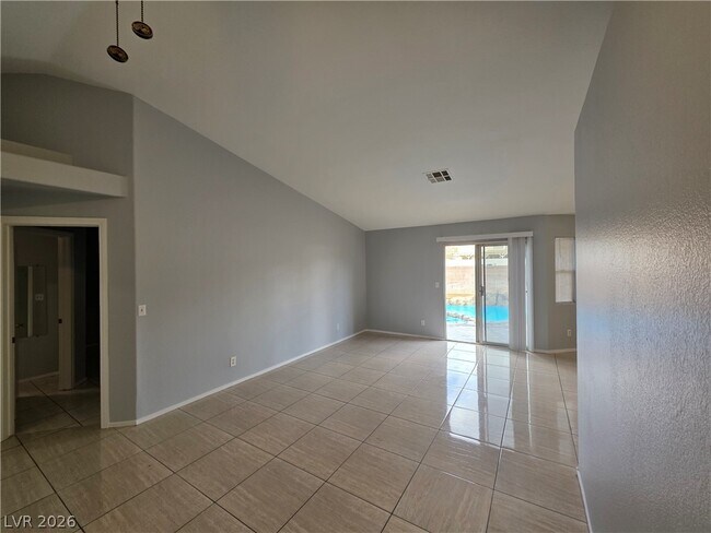 Building Photo - 5843 Berry Hill Ln