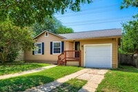 Building Photo - Alamo Heights home available now!