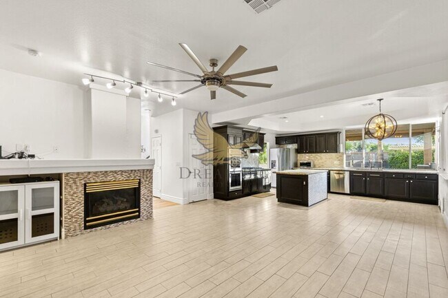 Building Photo - 9513 Cloudcroft Ave