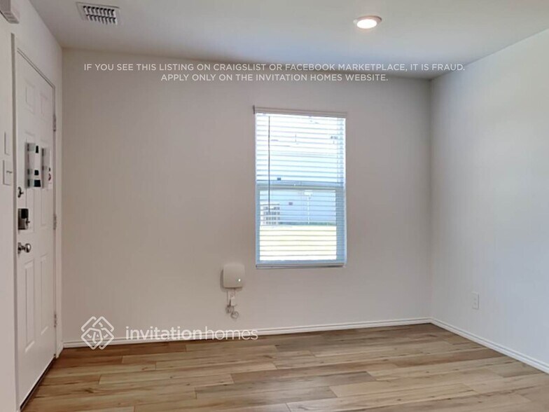Building Photo - 3205 Crestone Dr