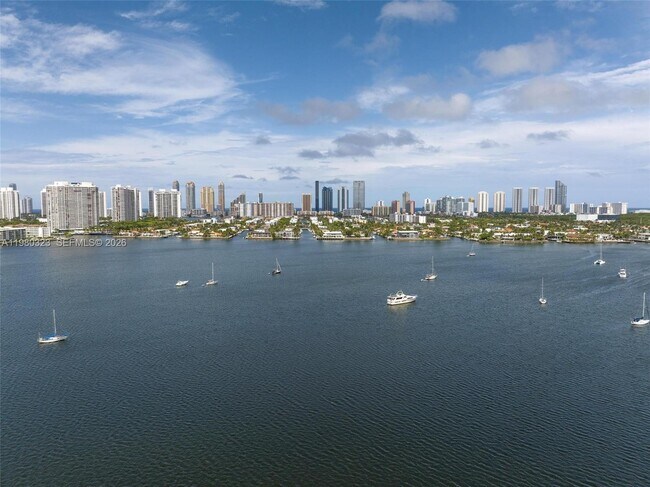 Building Photo - 17111 Biscayne Blvd