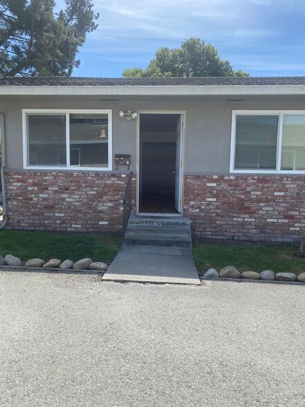 Primary Photo - 714 Pine St