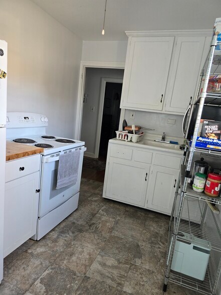 Building Photo - 160 Morton Ave