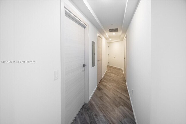 Building Photo - 801 S Miami Ave