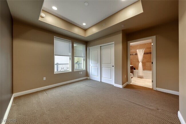 Building Photo - 64 Strada Principale