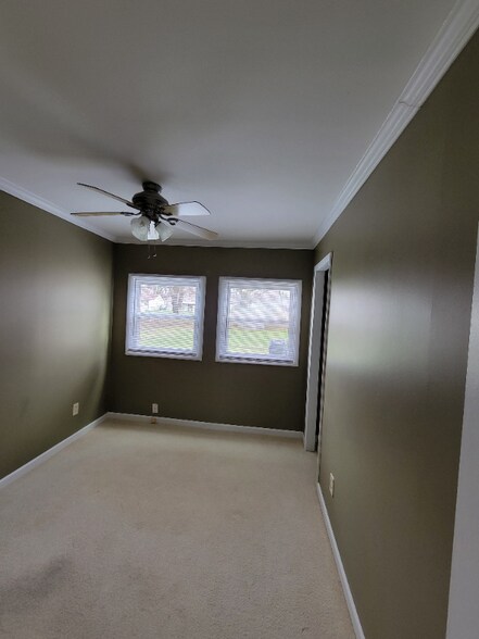 Building Photo - 1147 W 37th St