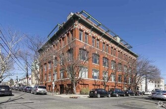 Building Photo - 120 Sherman Ave
