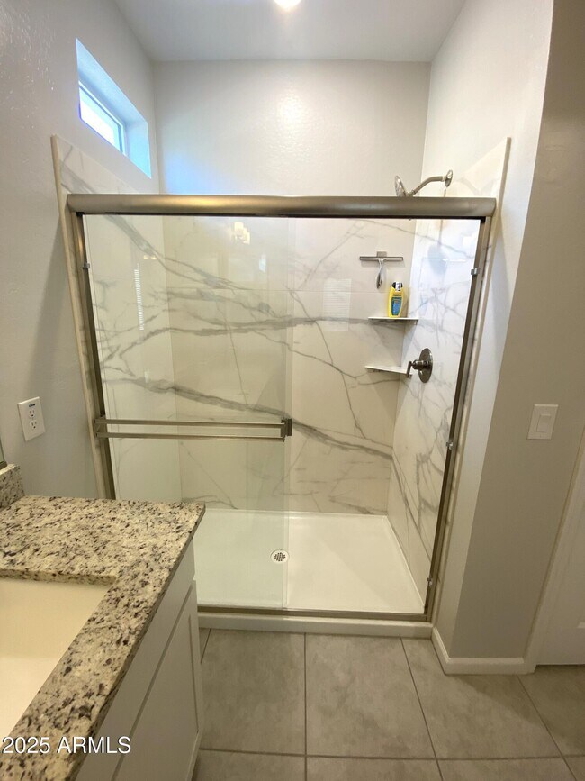 Building Photo - 24620 W Mohave St