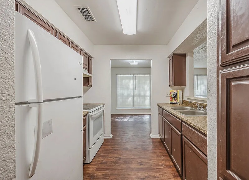 Building Photo - 2332 Sherry St