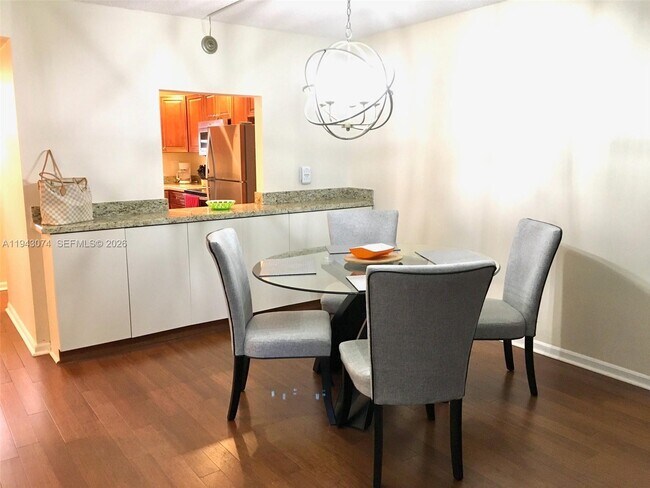 Building Photo - 8980 S Hollybrook Blvd