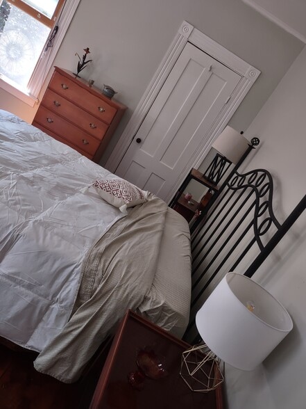 3rd pic - 363 Laurel St