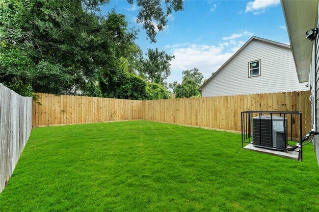 Building Photo - 7038 Smilax St