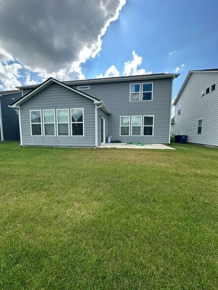 Building Photo - 17364 Americana Xing