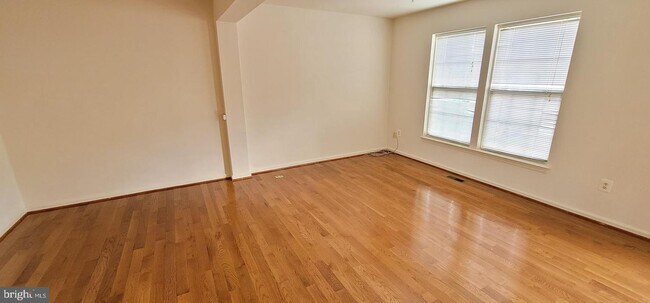 Building Photo - 7128 Fox Harbor Way