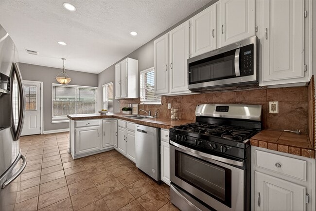 Building Photo - 1806 Coretta Ct