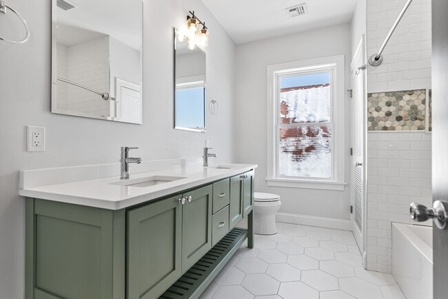 Building Photo - 83 Centre St