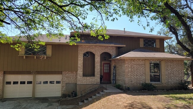 Primary Photo - 2910 Wacos Dr