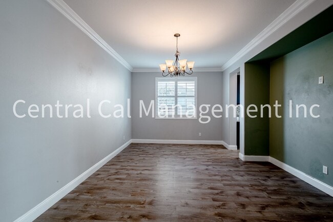 Building Photo - 5 Bedroom/3 Bath Home with Paid Solar System - $3095 Per month!