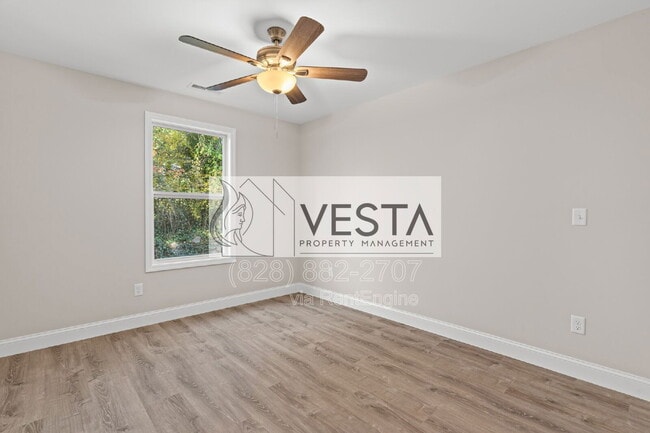 Building Photo - 44 Rosemary Rd