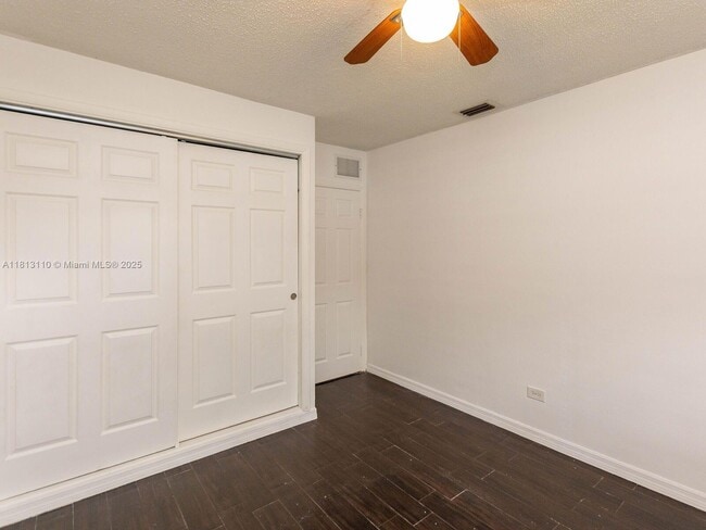 Building Photo - 611 SW 64th Way