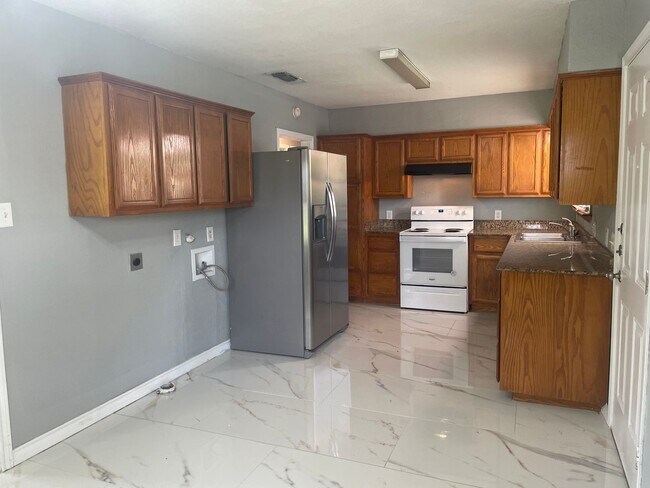 Building Photo - 4501 Moravian Dr
