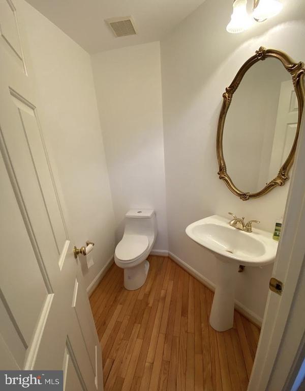 Building Photo - 8181 Skelton Cir
