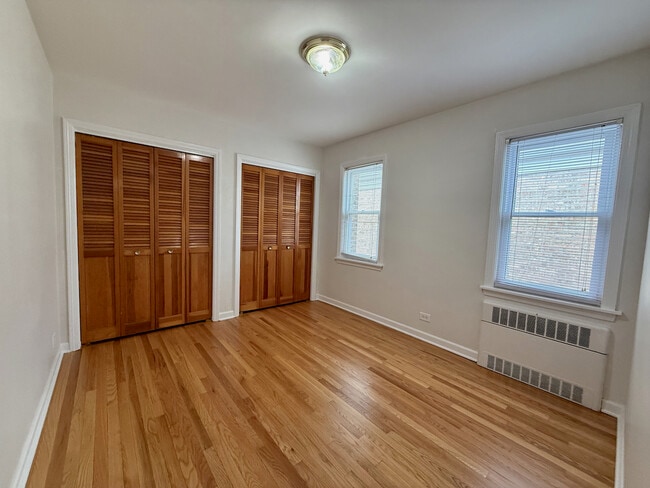 Building Photo - 6147 N Meade Ave