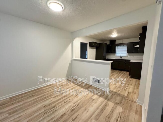 Building Photo - 3622 Vivian Ln