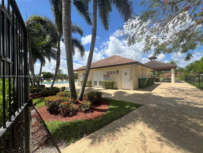 Building Photo - 773 SW 120th Way