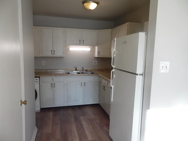 Building Photo - 2151 Cypress Dr