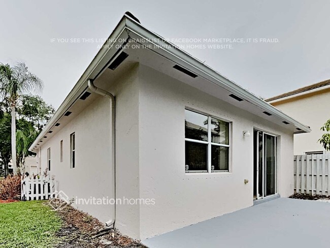 Building Photo - 4845 NW 20th Pl