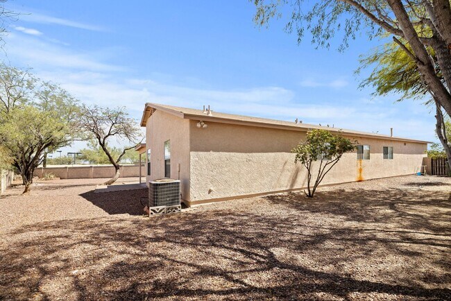 Building Photo - Move in ready home in Arizona Sunset!