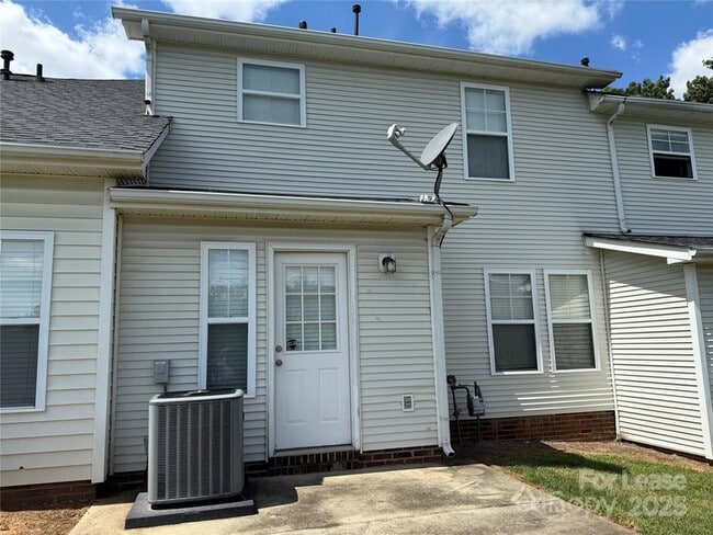 Building Photo - 6617 Vlosi Dr