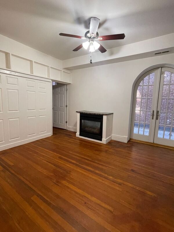 Building Photo - 407 N Charles St