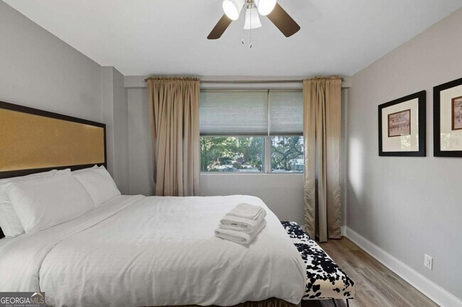 Building Photo - 3645 Peachtree Rd NE