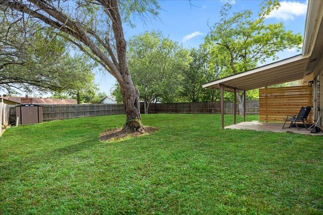 Building Photo - 7722 Strolling Ln