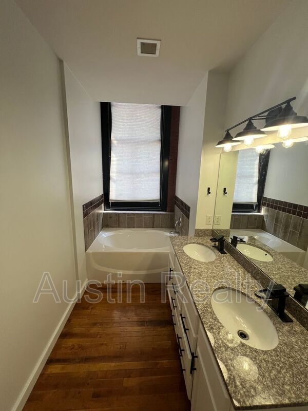 Building Photo - 1520 Washington Ave