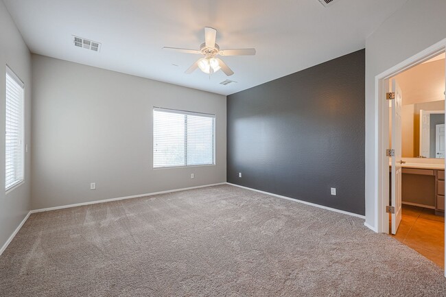 Building Photo - 4 bed, 3.5 bath house in Stetson Valley, Phoenix
