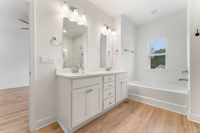 Building Photo - 115 Piper Cv