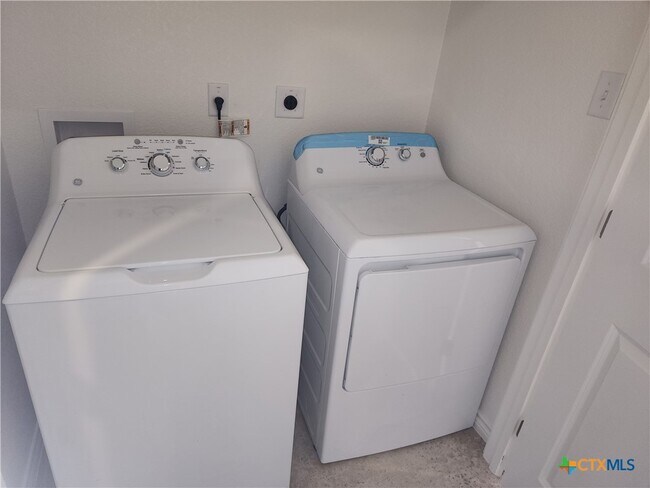 Building Photo - 1312 Concord Dr